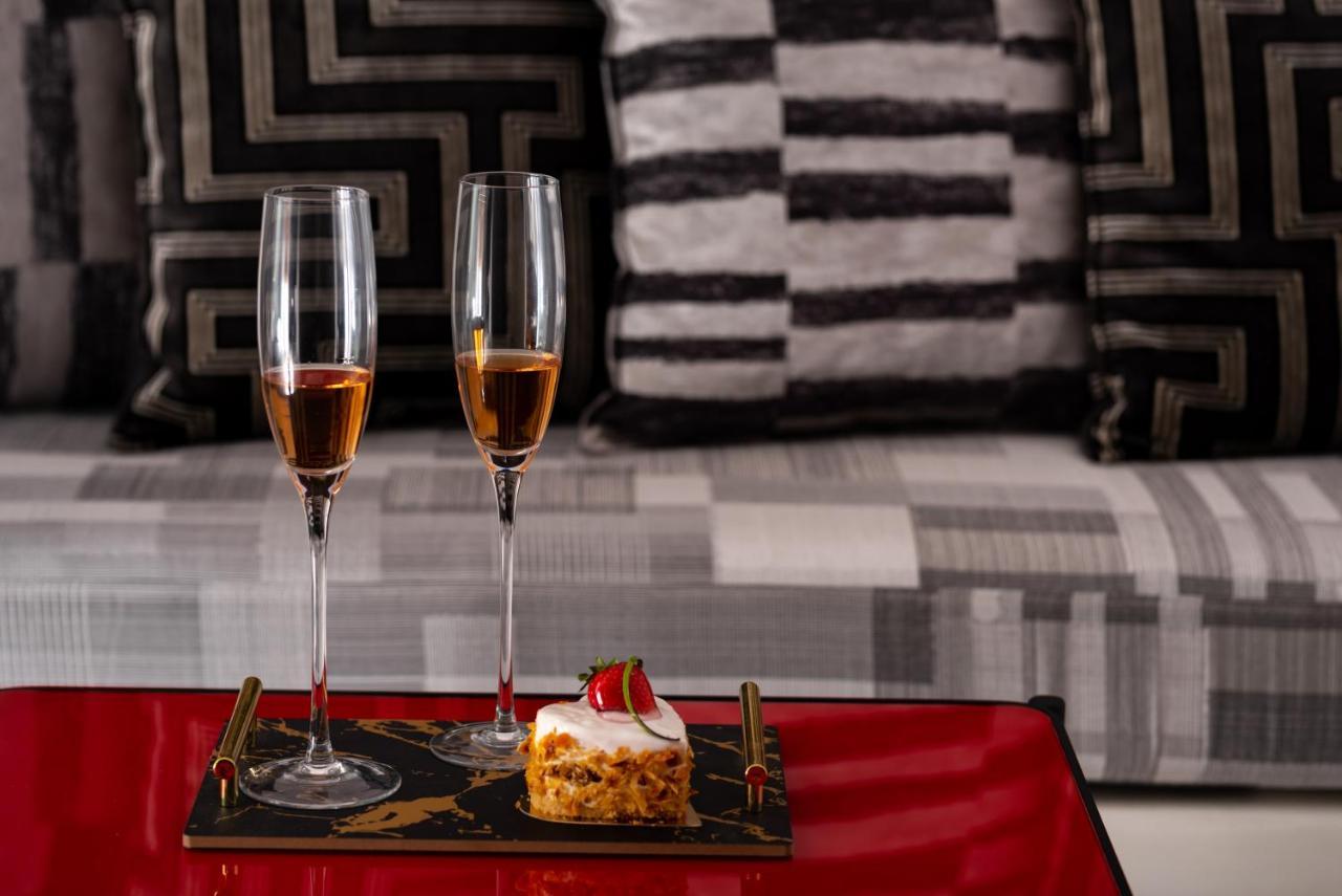 Saint Sin Suites - Adults Only إيميروفيغلي المظهر الخارجي الصورة