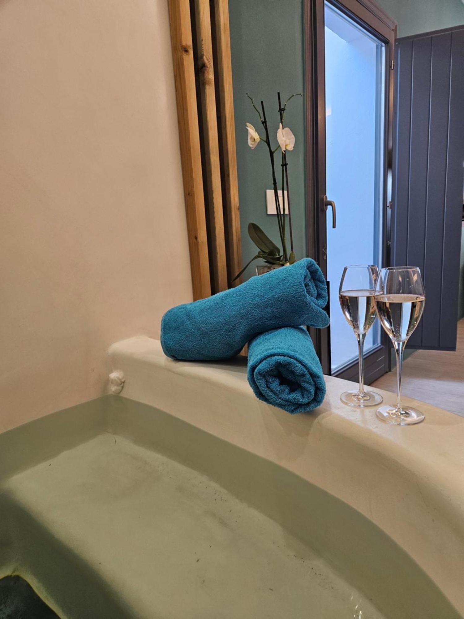 Saint Sin Suites - Adults Only إيميروفيغلي المظهر الخارجي الصورة