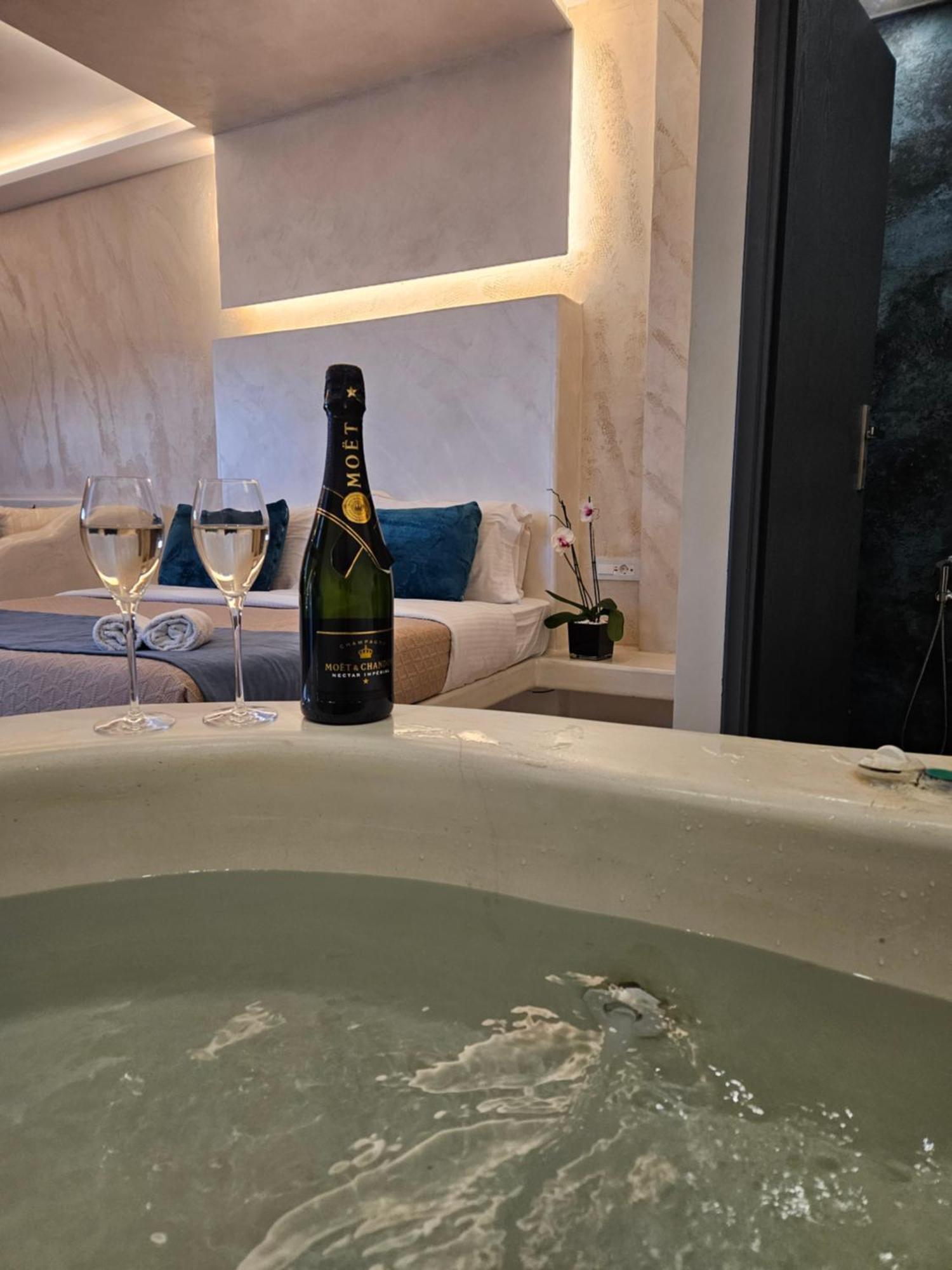 Saint Sin Suites - Adults Only إيميروفيغلي المظهر الخارجي الصورة